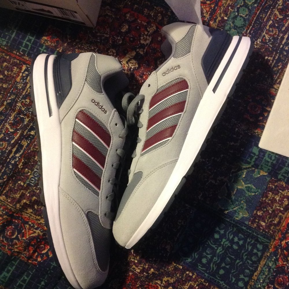 Adidas Men's Run 80s Gray & Reddish Low Sneakers -11.5M - New in Box